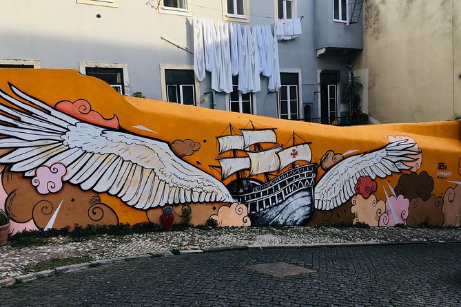 3-Hour Guided Street Art Walking Tour of Lisbon - Stop 2, Elevador da Glória and Calçada da Glória: An Urban Art Gallery Feel