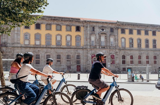 3-Hour Porto Highlights on a Electric Bike Guided Tour - Livraria Lello Outside: The Famous Staircase Without the Ticket