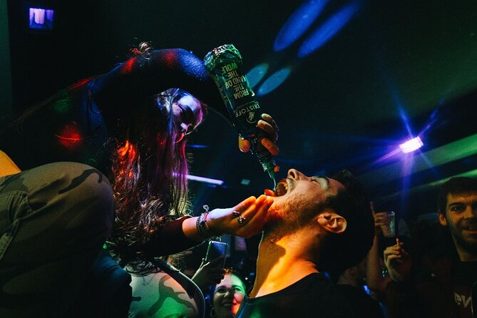4-hour Guided Porto Pub Crawl with 6 drinks and VIP CLUBentry - Price and drinks: what $21.77 buys for the night