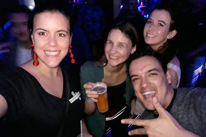 4-hour Guided Porto Pub Crawl with 6 drinks and VIP CLUBentry - VIP CLUB entry and guaranteed line skipping
