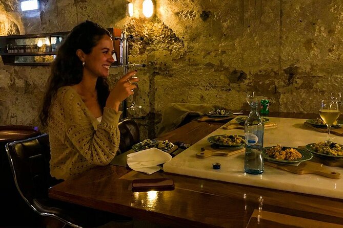 4-Hour Traditional Portuguese Food & Wine Tour in Porto - What your guide does for the experience (and why reviews mention names)