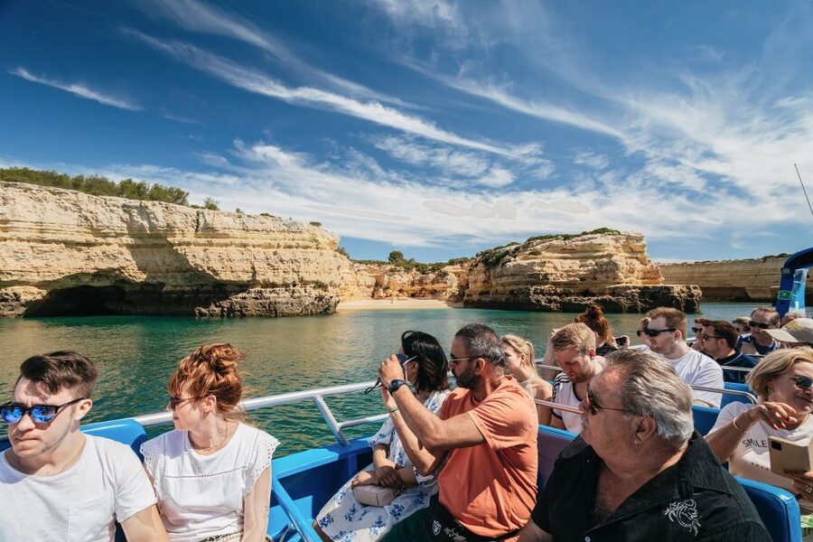 Albufeira: 2.5-Hour Benagil Caves & Dolphin Watching - Stop-by-stop route: the coast run that builds anticipation