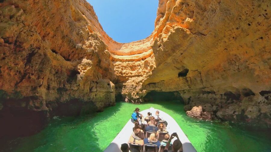 Albufeira: Benagil Cave and Dolphin Sightseeing Boat Cruise - Alfanzina Lighthouse: a photo finish at the cave end