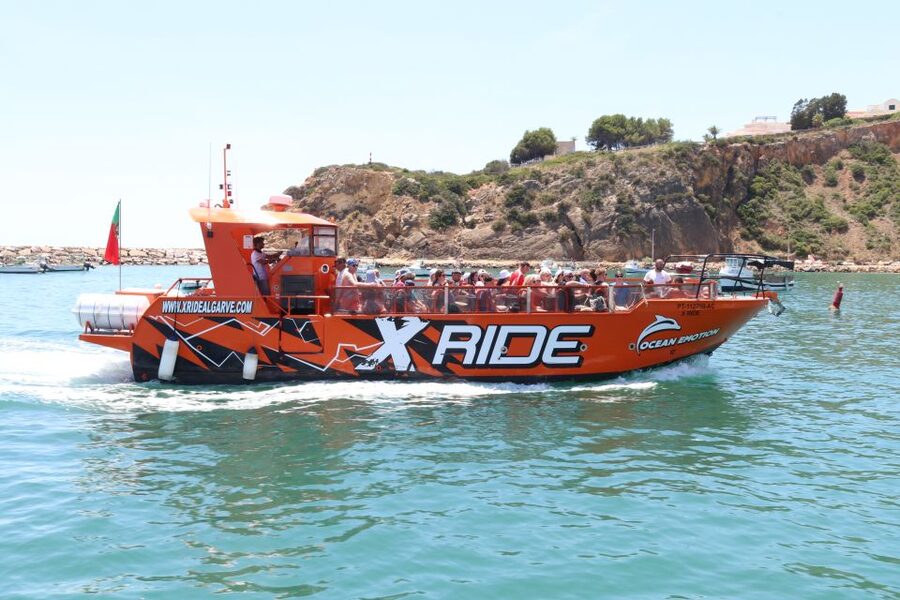 Albufeira: Dolphin Watching and Benagil Cave - A 2.5-hour cruise that fits real life in the Algarve