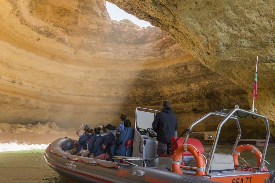 Albufeira: Dolphin Watching and Benagil Cave Boat Cruise - Alfanzina Lighthouse and the 18 km coastline run