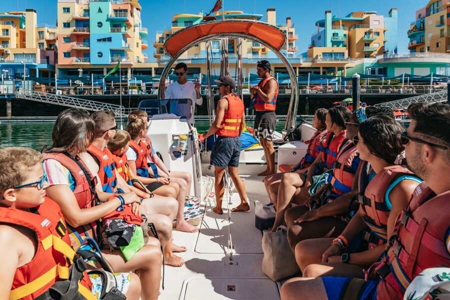 Albufeira: Parasailing Boat Trip - Who this trip fits best