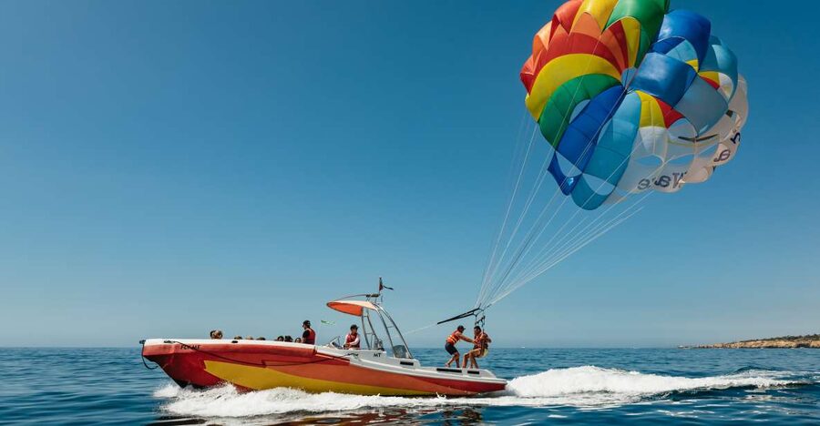 Albufeira: Parasailing Boat Trip - A birds-eye view of Albufeira, without needing to be a pilot