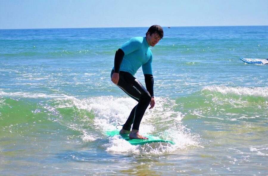 Albufeira: Surfing Lesson at Galé Beach - Arriving at Surf4fun: The Meeting Point at the Pier