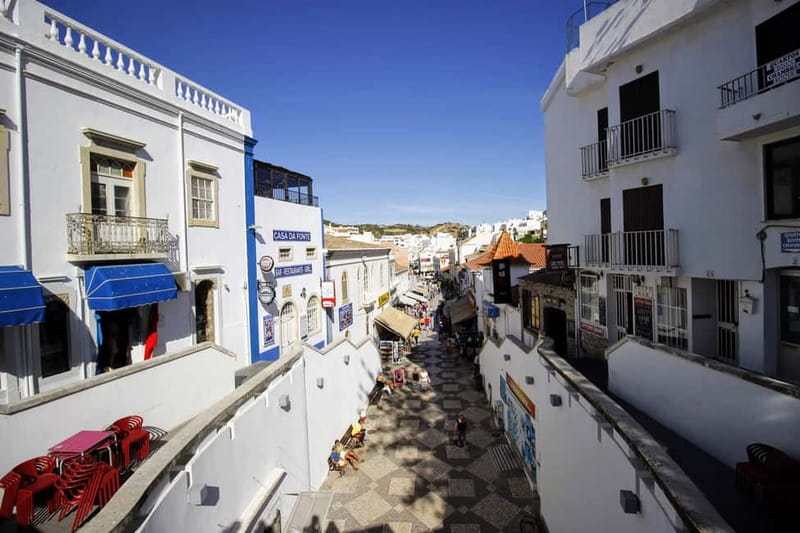 Albufeira: Tuk Tuk Ride with Old Town and Beaches - Guide quality is the real ingredient, not just the tuk tuk