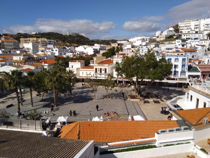 Albufeira: Tuk-tuk Sightseeing Tour - Where you meet and what to bring for a smooth start