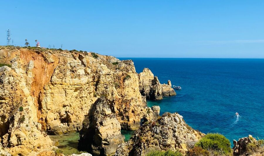 Algarve: Lagos Sightseeing guided Tour with e-bikes - Who should book, and who should skip