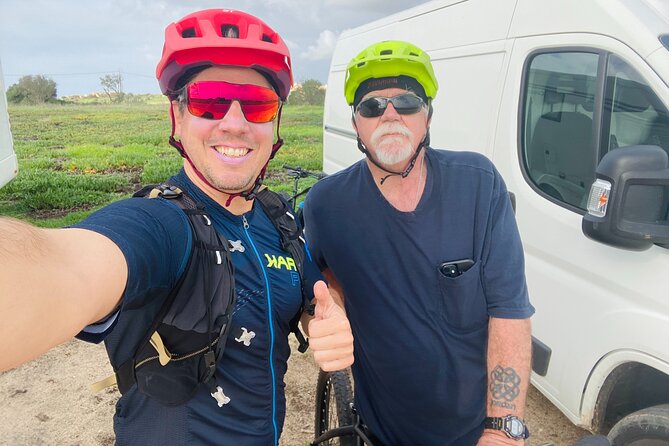 Algarve: Lagos Sightseeing guided Tour with e-bikes - Ponta da Piedade caves and lighthouse: the coastline’s showpiece