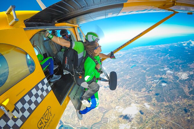 Algarve Tandem Skydive 10.000ft - The 10,000-Foot Tandem Jump: Freefall for 30 Seconds