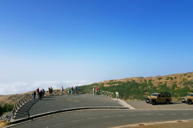 Arieiro Peak, Santo Serra, Cristo Rei in Open Roof 4x4 Experience - Stop 1: Largo do Miranda S (359) and Funchal’s city-to-coast perspective