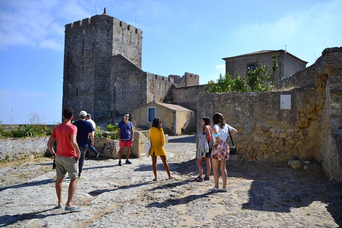 Arrabida and Sesimbra Small-Group Day Trip from Lisbon with Wine Tasting - Quinta do Alcube: the family-farm tasting moment