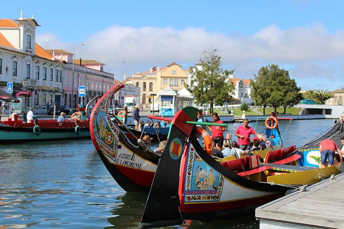 Aveiro Canal Cruise in Traditional Moliceiro Boat - What the in-person guide adds, and why guides like Mariana and Andrés matter
