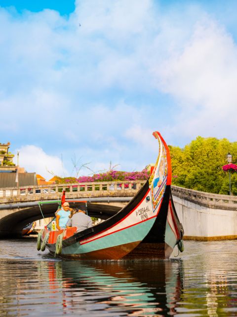 Aveiro: Scenic Guided Boat Tour - Salt Flats, Ceramics at Jerónimo Pereira Campos, and the Fishermen’s Quarter