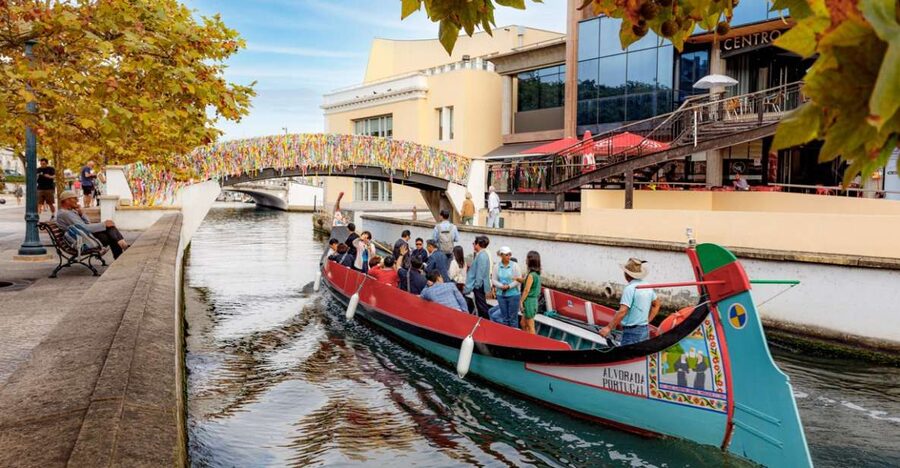 Aveiro: Scenic Guided Boat Tour - FAQ