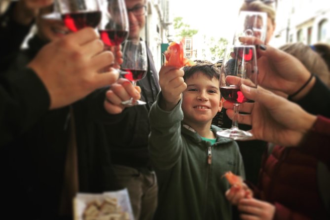 Award-Winning Original Lisbon Food Wine Tour: 19 Curated Tastings - Stop 1: Baixa de Lisboa, architecture first, then your first real bite