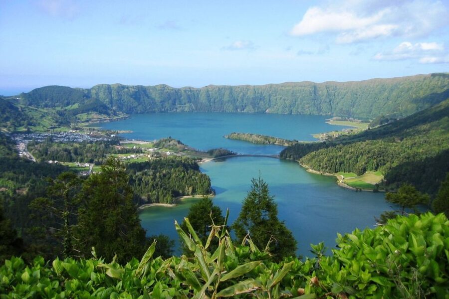 Azores: Sete Cidades Scenic Jeep Tour from Ponta Delgada - Vista do Rei: where you go for the big ridge show