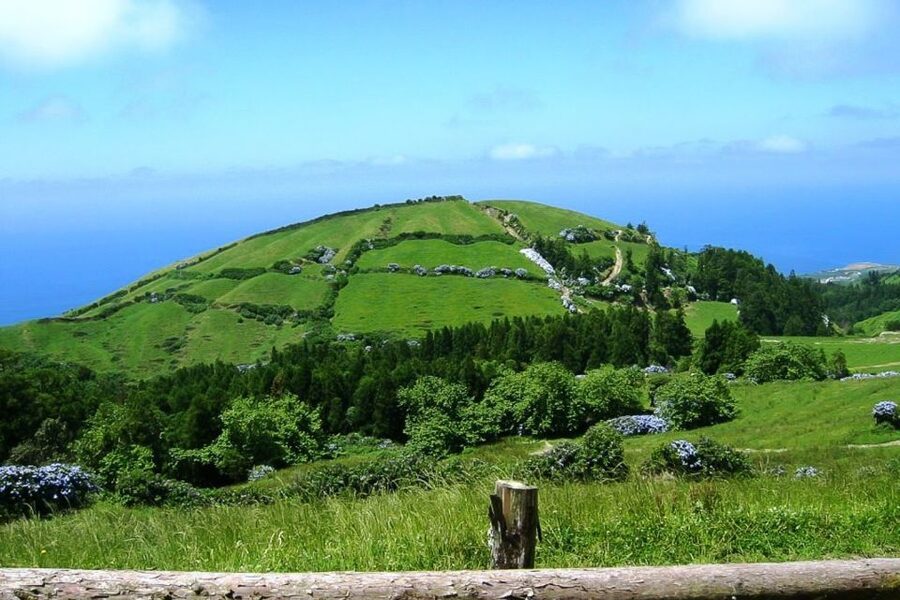 Azores: Sete Cidades Scenic Jeep Tour from Ponta Delgada - Pickup in Ponta Delgada, then a first viewpoint at Muro das Nove Janelas