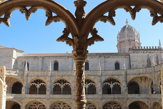 Belém Tour: Jerónimos Cloisters + Pastel Tasting - Padrão dos Descobrimentos photo stop: symbolism and Tagus views