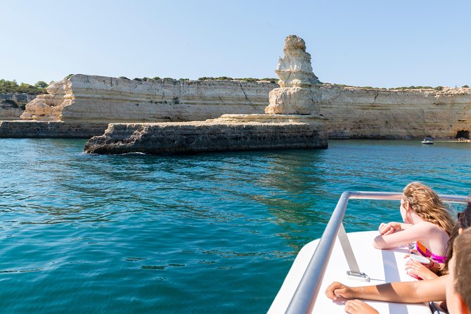 BENAGIL Cave Tour - The 5-minute cave-and-rock circuit: Xorino, Yellow Submarine, Birds Cave