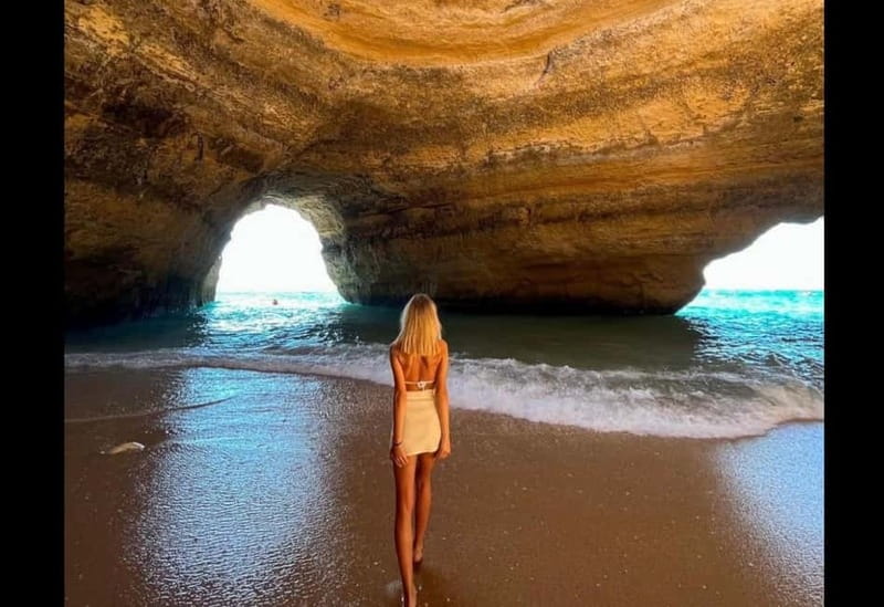 Benagil: Guided Kayak Tour inside caves and Praia da Marinha - Benagil Sea Cave: why this kayak route feels special