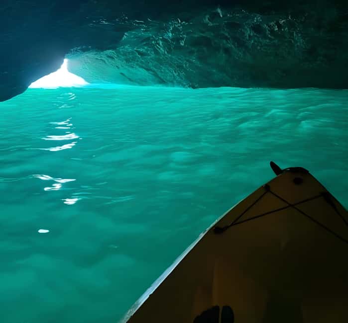 Benagil: Kayak Tour to Benagil Caves – Small Group - Guides, small-group style, and the feeling of safety
