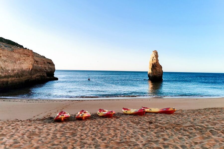 Benagil: Kayaking Tour to the Benagil Cave (Free Shower) - Key Points at a Glance
