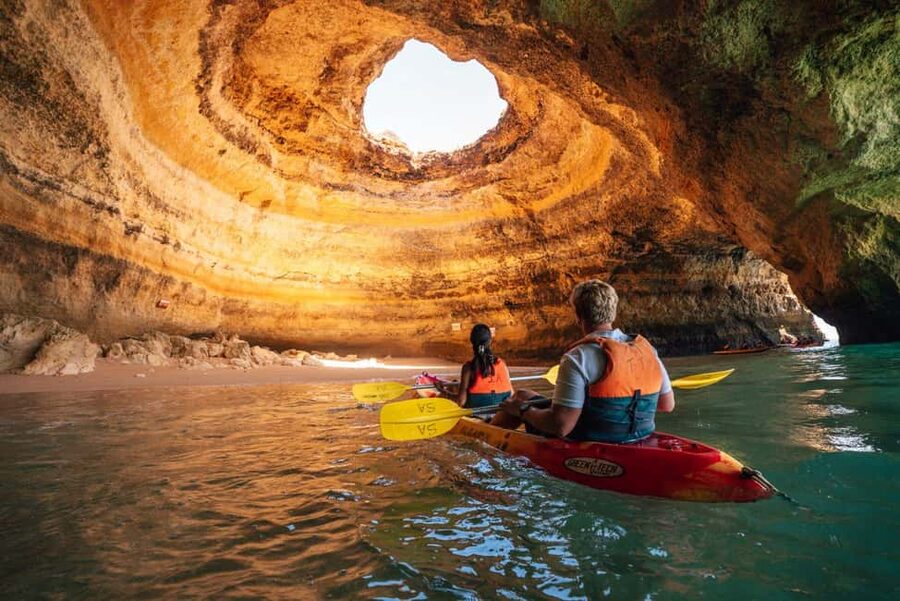 Benagil: Kayaking Tour to the Benagil Cave (Free Shower) - Where You Meet and How Parking Works on Busy Days