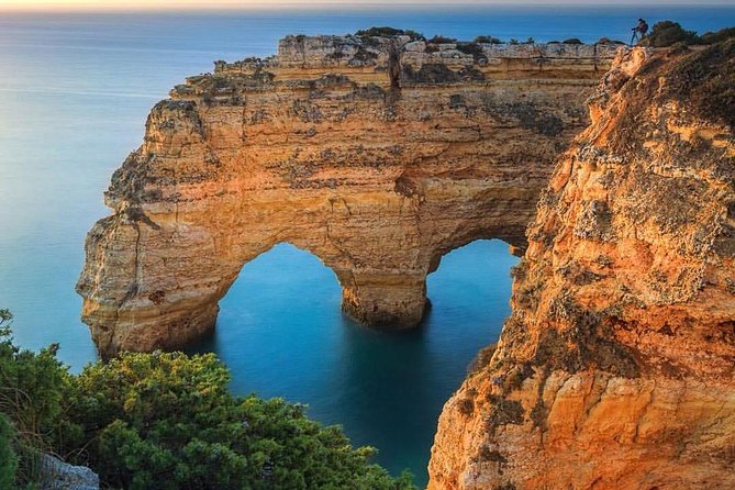 Benagil Long Boat tour (From Carvoeiro to Praia da Marinha) - Getting to the dock: meeting at Carvoeiro Caves and boarding tips