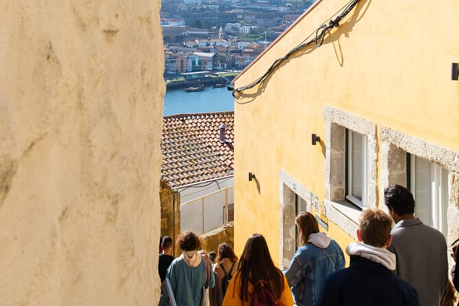 Best of Porto Walking Private Guided Tour - End at Miradouro da Vitória: Finish With Momentum