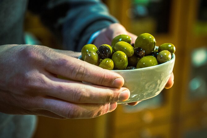 Beyond the Barrel: From Decadent to Down-home in the Heart of Porto - Your Porto Food Map: From Palácio de Cristal Gardens to Sao Bento
