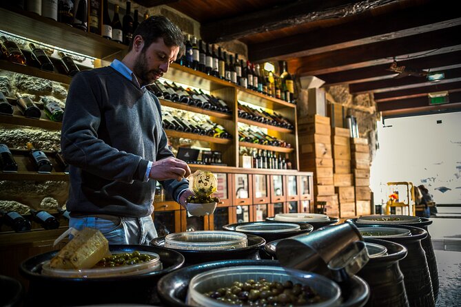 Beyond the Barrel: From Decadent to Down-home in the Heart of Porto - Sao Bento Railway Station: Migration lesson, fresh fruit, then vinho verde