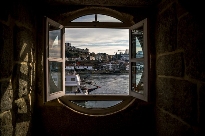 Beyond the Barrel: From Decadent to Down-home in the Heart of Porto - Starting at Jardins do Palácio de Cristal: Warm-up views, then food