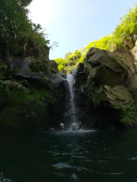 Canyoning in Ribeira dos Caldeirões - Gear and comfort: wetsuit, boots, helmet, harness, and ropes