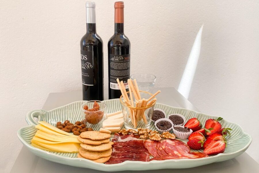 Carvoeiro/Portimão/Alvor: Wine Tour w/ Tasting, Tapas, Music - Shopping time: bring home bottles and Algarve pantry favorites