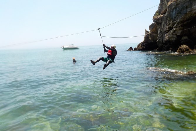 Coasteering at Portinho da Arrábida - What the zip line finale changes about the whole experience