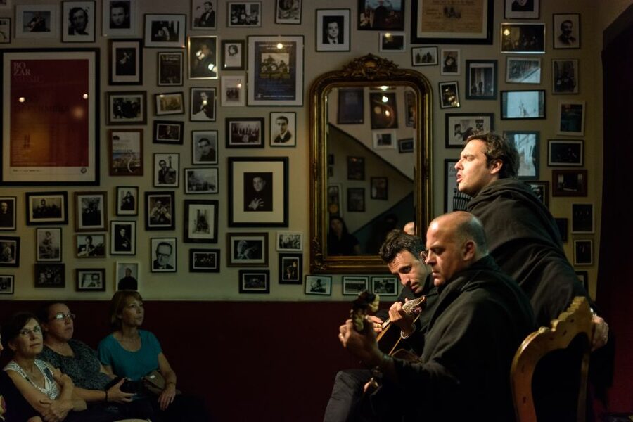 Coimbra: Live Fado Show with Glass of Port Wine - Casa Fado ao Centro: why this small Coimbra room works