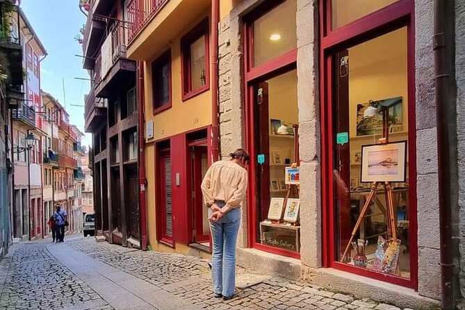 Create Watercolour With Hugo do Lago in Porto - Getting to Rua da Bainharia 119 from São Bento Station