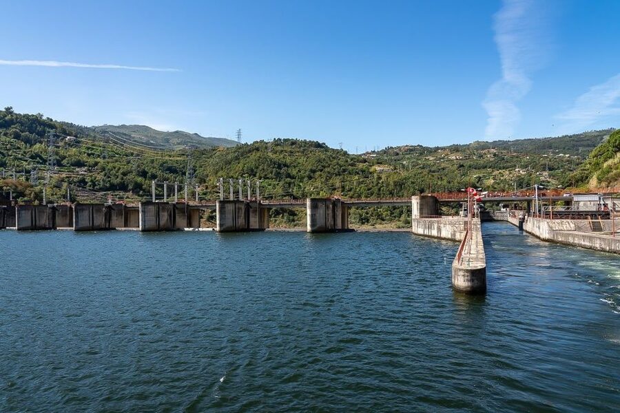 Day Cruise from Porto to Pinhão with Breakfast and Lunch - Getting Started in Porto: Cais da Estiva and the Important First Check