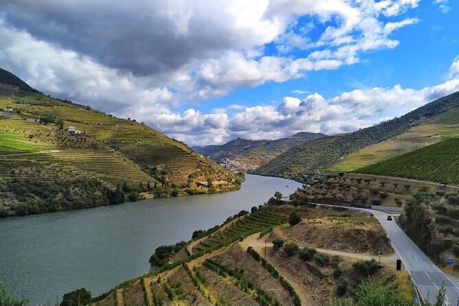Douro Valley Prime Tour: Wine Tastings, Boat & Lunch from Porto - What 9 tastings include, and how to pace them like a pro