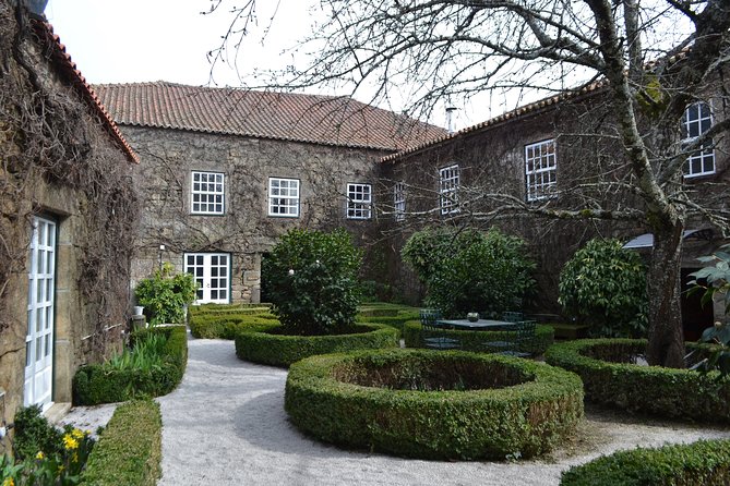 Douro Valley Tour: 2 Vineyard Visits, River Cruise, Winery Lunch - What the guides do that you will actually feel during the day