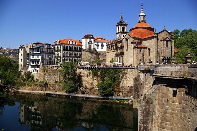 Douro Valley Tour: Wine Tasting River Cruise and Lunch from Porto - Winery time and lunch: wine tasting plus a meal that actually fills the day