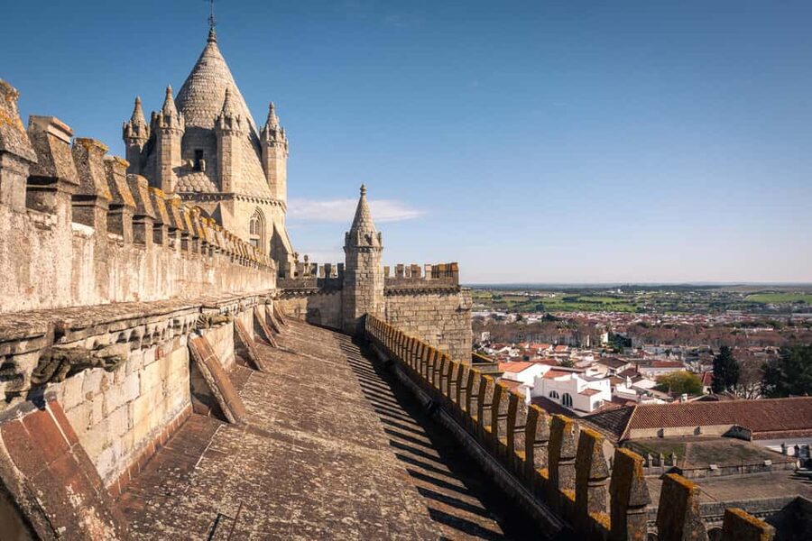 Évora: Private & Flexible Walking Tour in Historic Center - Évora on your feet, not on a fixed timetable