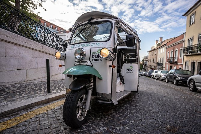 Express Lisbon | City Center and Old Town Tuk Tuk Tour - Graça, the seven-hill high ground by São Jorge, with two famous viewpoint angles