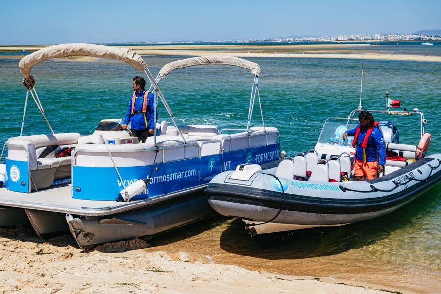 Faro: Deserta Island and Farol Island Catamaran Boat Trip - Farol Island: Culatra Lighthouse, Streets to Beach, and the Best Walking Break