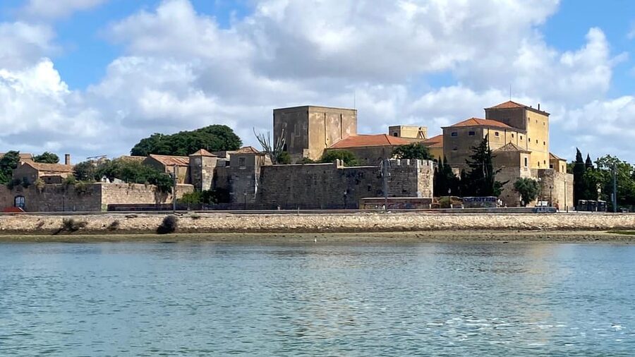 Faro: Ria Formosa Boat Tour by Eco-Friendly Solar Boat - Small-group comfort, life vests, and how to stay comfortable