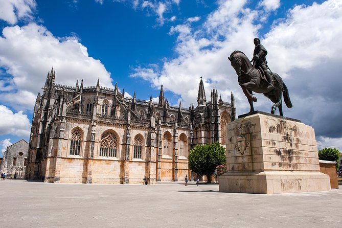 Fátima, Nazaré and Óbidos Small-Group Day Trip from Lisbon - Batalha Monastery in 40 Minutes: Gothic Beauty and Royal Tombs
